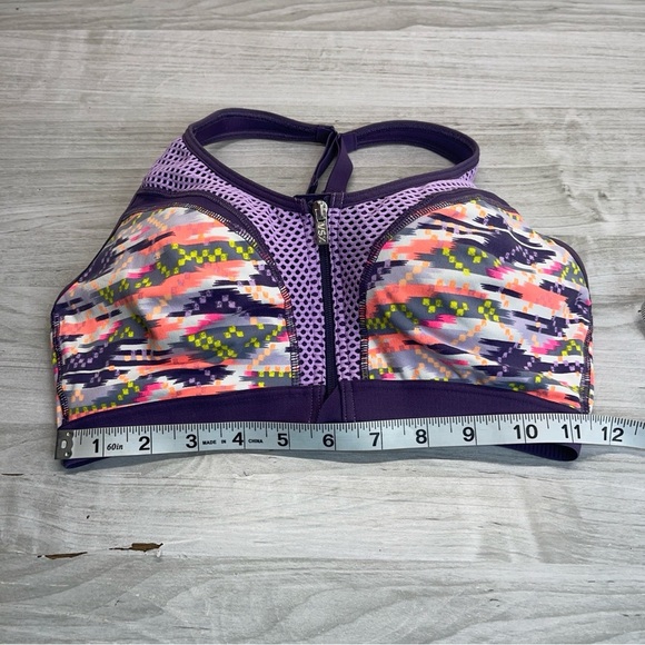 Victoria’s Secret VSX Sport Purple Front Zip Wired Sports Bra Size 34B - Picture 9 of 11